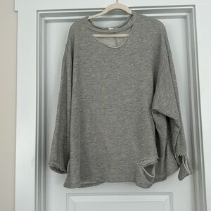Distressed crew neck - grey - large